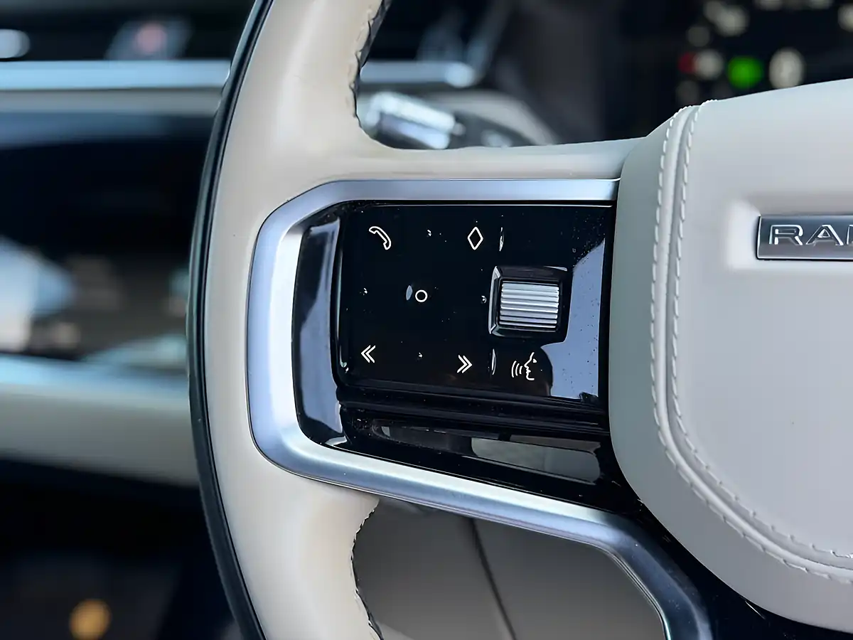 Used 2022 Land Rover Range Rover Velar R-Dynamic Se Bronze - Interior and Exterior details 16