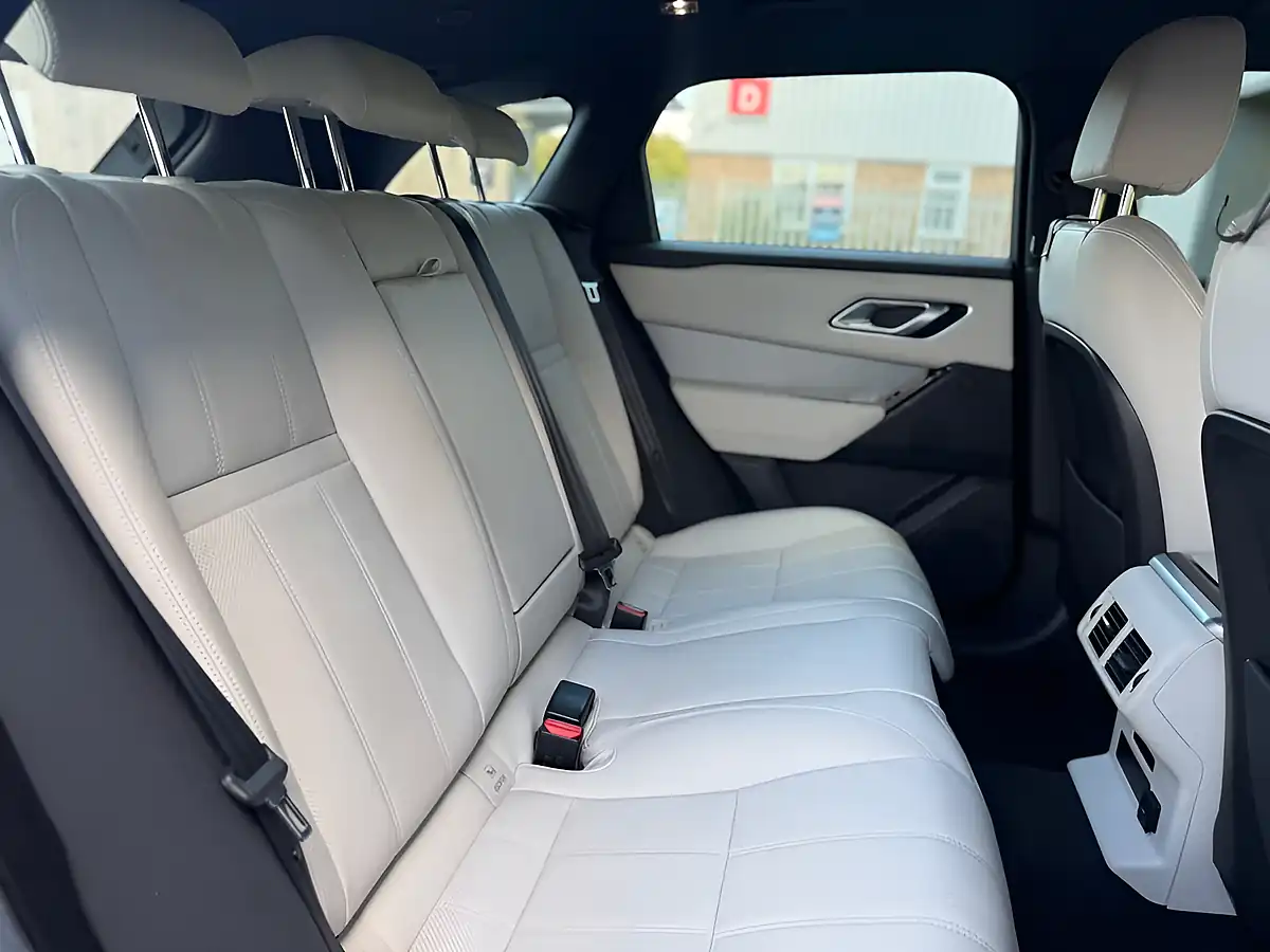 Used 2022 Land Rover Range Rover Velar R-Dynamic Se Bronze - Interior and Exterior details 17