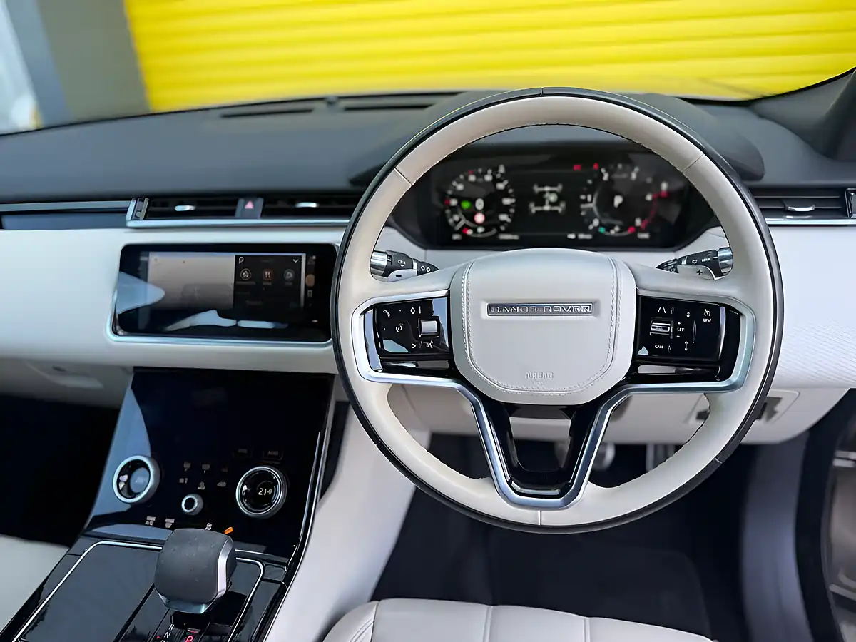 Used 2022 Land Rover Range Rover Velar R-Dynamic Se Bronze - Interior and Exterior details 2