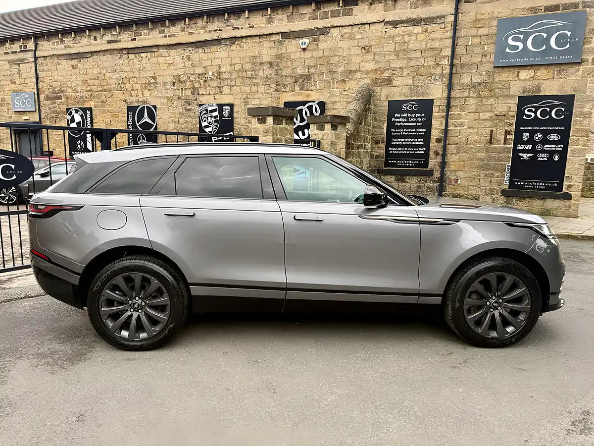 Used 2022 Land Rover Range Rover Velar R-Dynamic Se Eiger Grey - Interior and Exterior details 11