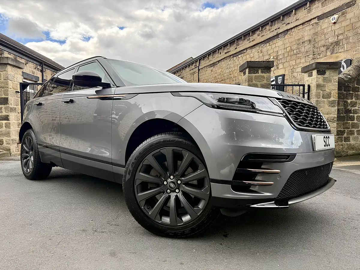Used 2022 Land Rover Range Rover Velar R-Dynamic Se Eiger Grey - Interior and Exterior details 12
