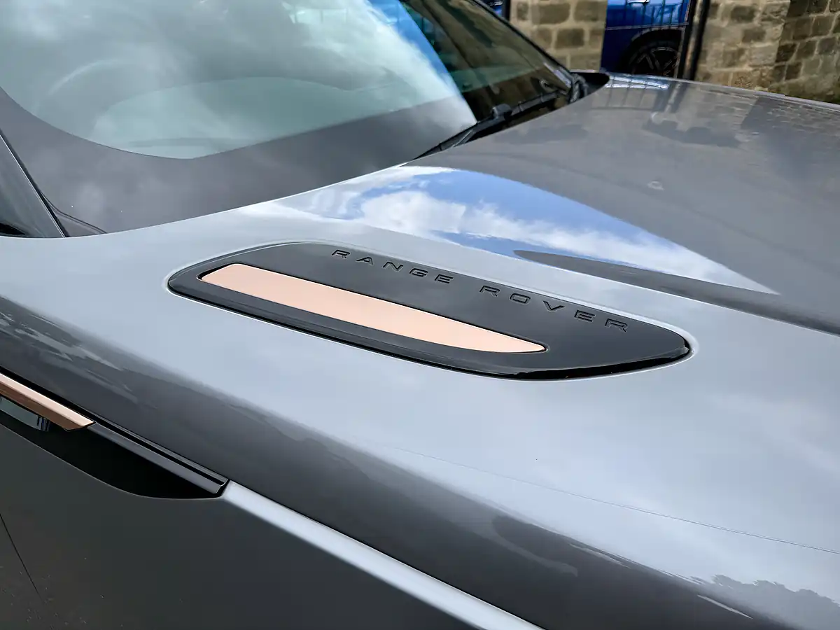 Used 2022 Land Rover Range Rover Velar R-Dynamic Se Eiger Grey - Interior and Exterior details 14