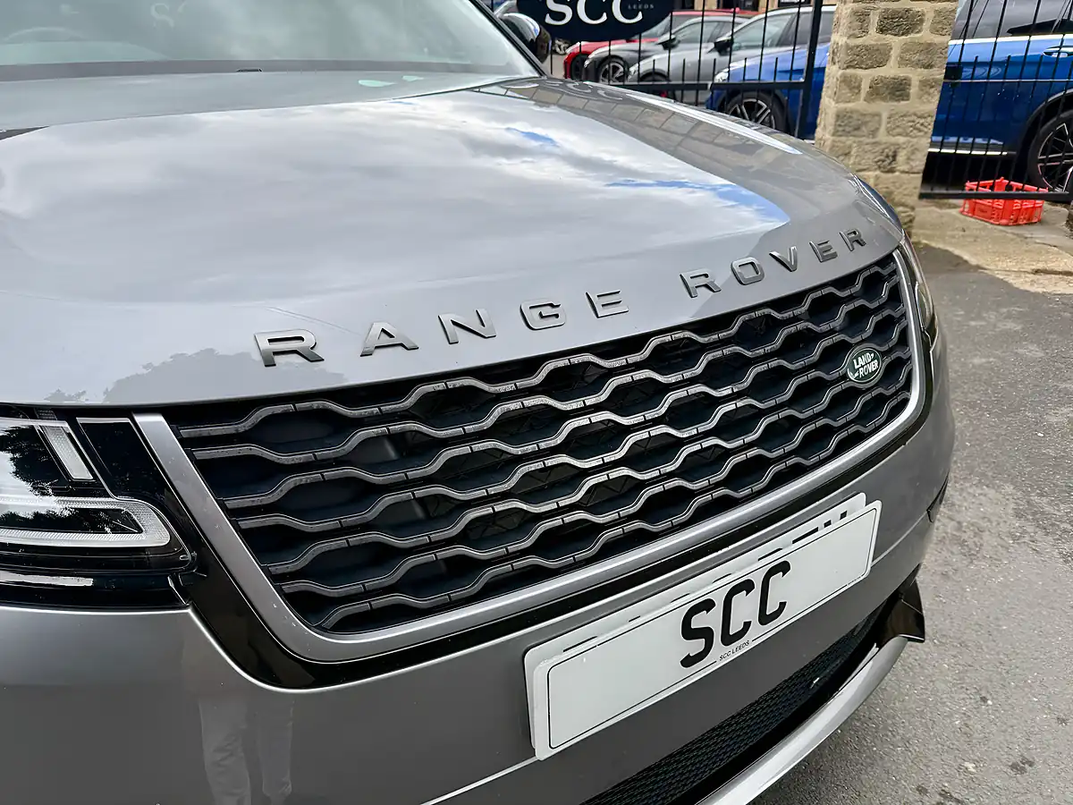 Used 2022 Land Rover Range Rover Velar R-Dynamic Se Eiger Grey - Interior and Exterior details 16