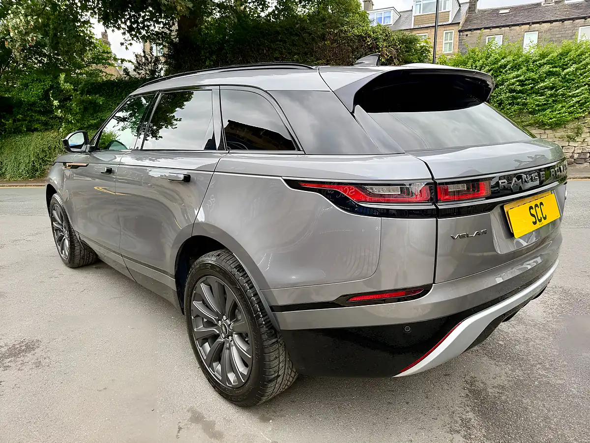 Used 2022 Land Rover Range Rover Velar R-Dynamic Se Eiger Grey - Interior and Exterior details 8