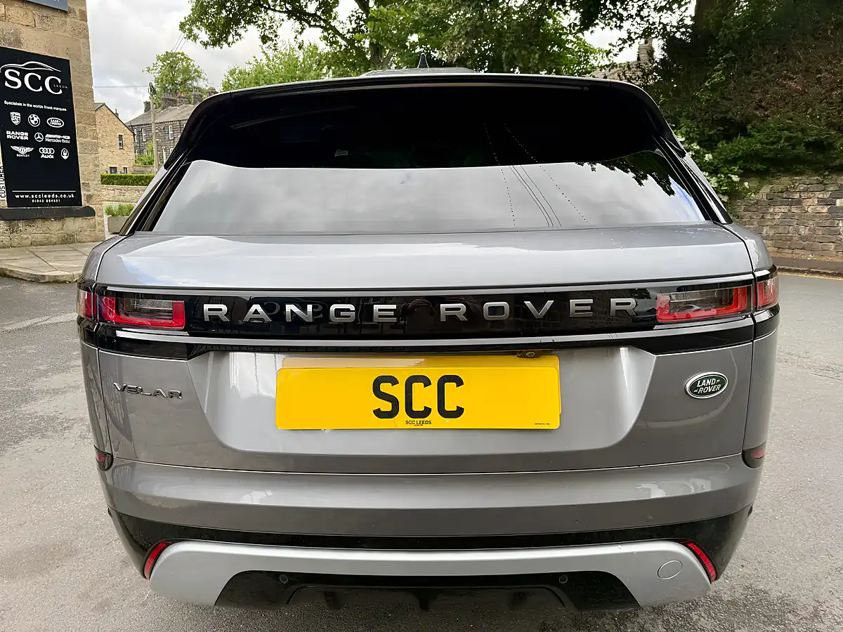Used 2022 Land Rover Range Rover Velar R-Dynamic Se Eiger Grey - Interior and Exterior details 9