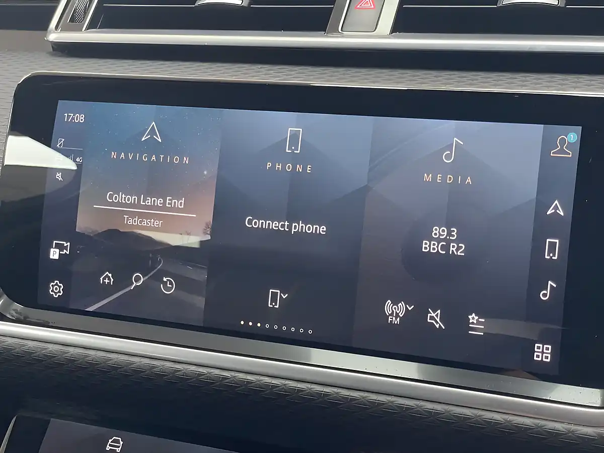 Used 2022 Land Rover Range Rover Velar R-Dynamic Se Santorini Black - Interior and Exterior details 18