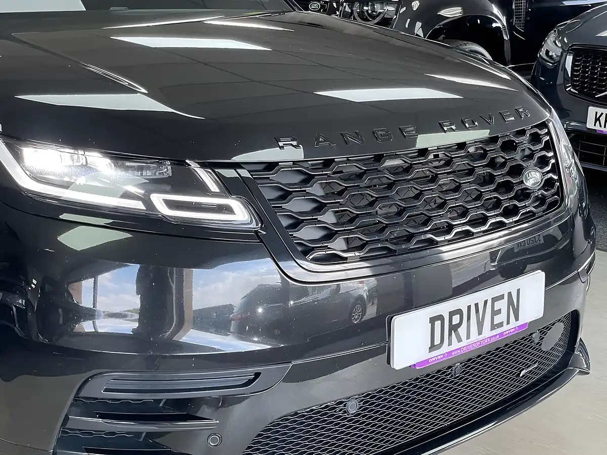 Used 2022 Land Rover Range Rover Velar R-Dynamic Se Santorini Black - Interior and Exterior details 3