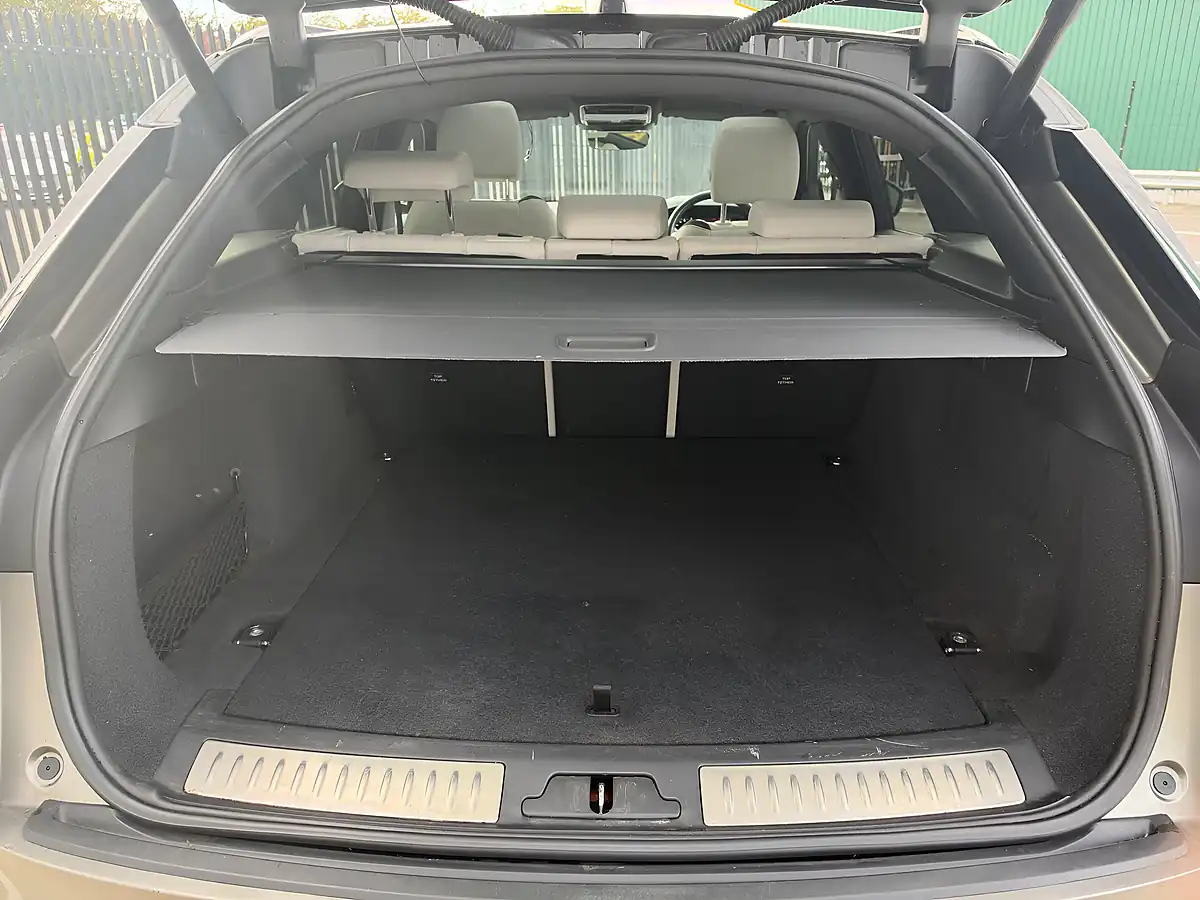 Used 2022 Land Rover Range Rover Velar R-Dynamic Se Silver - Interior and Exterior details 10