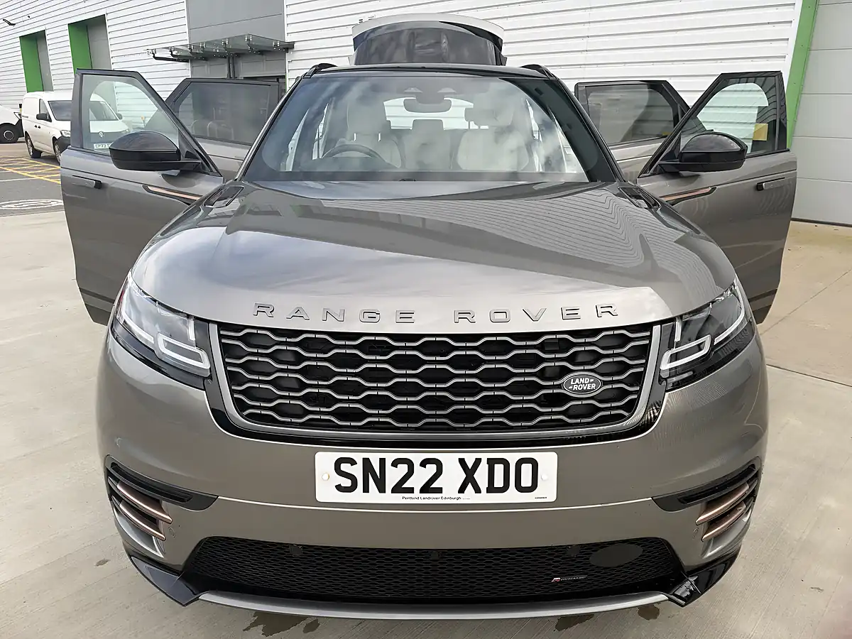 Used 2022 Land Rover Range Rover Velar R-Dynamic Se Silver - Interior and Exterior details 18