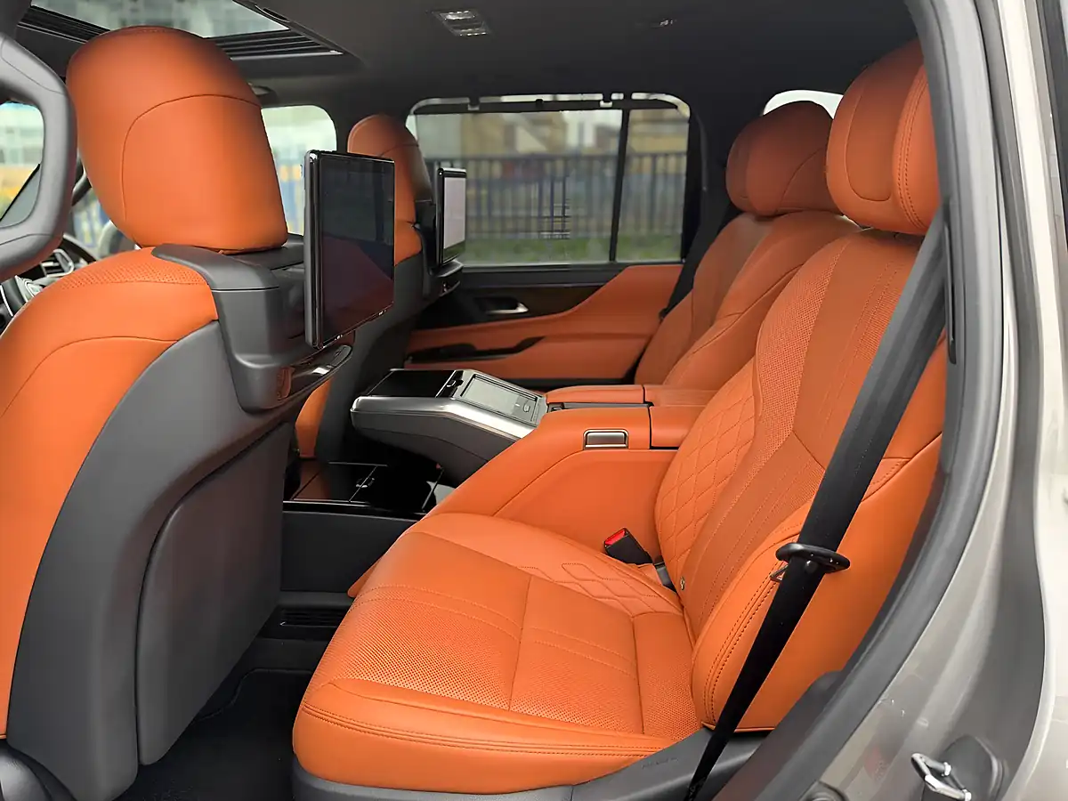 Used 2022 Lexus Lx 600 Ultra Luxury 4 SEAT Grey - Interior and Exterior details 19
