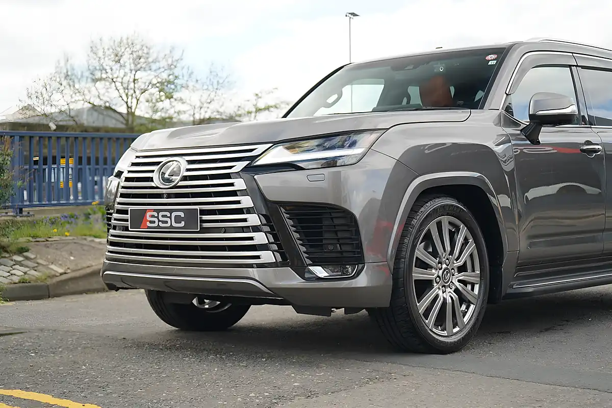 Used 2022 Lexus Lx 600 Ultra Luxury 4 SEAT Grey - Interior and Exterior details 9