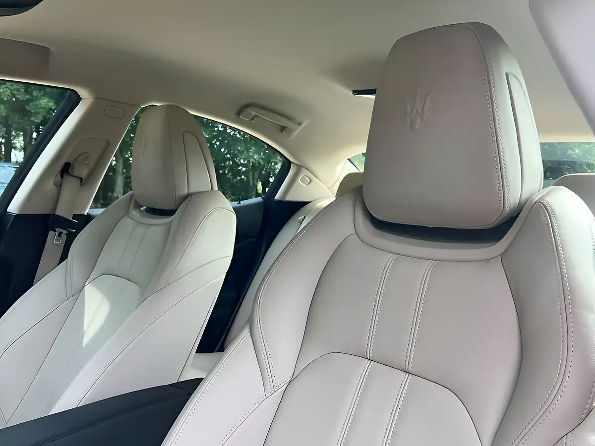 Used 2022 Maserati Ghibli GT Blue - Interior and Exterior details 12