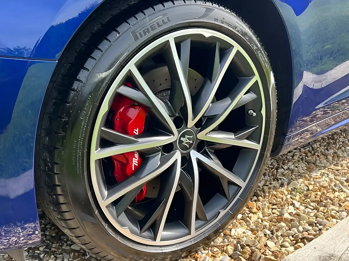 Used 2022 Maserati Ghibli GT Blue - Interior and Exterior details 16