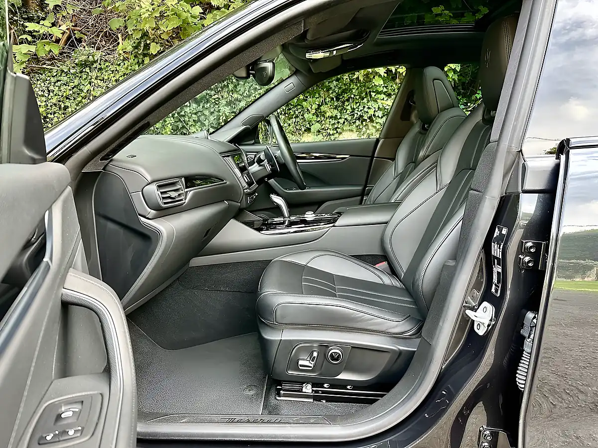 Used 2022 Maserati Levante GT Nero Ribelle - Interior and Exterior details 8