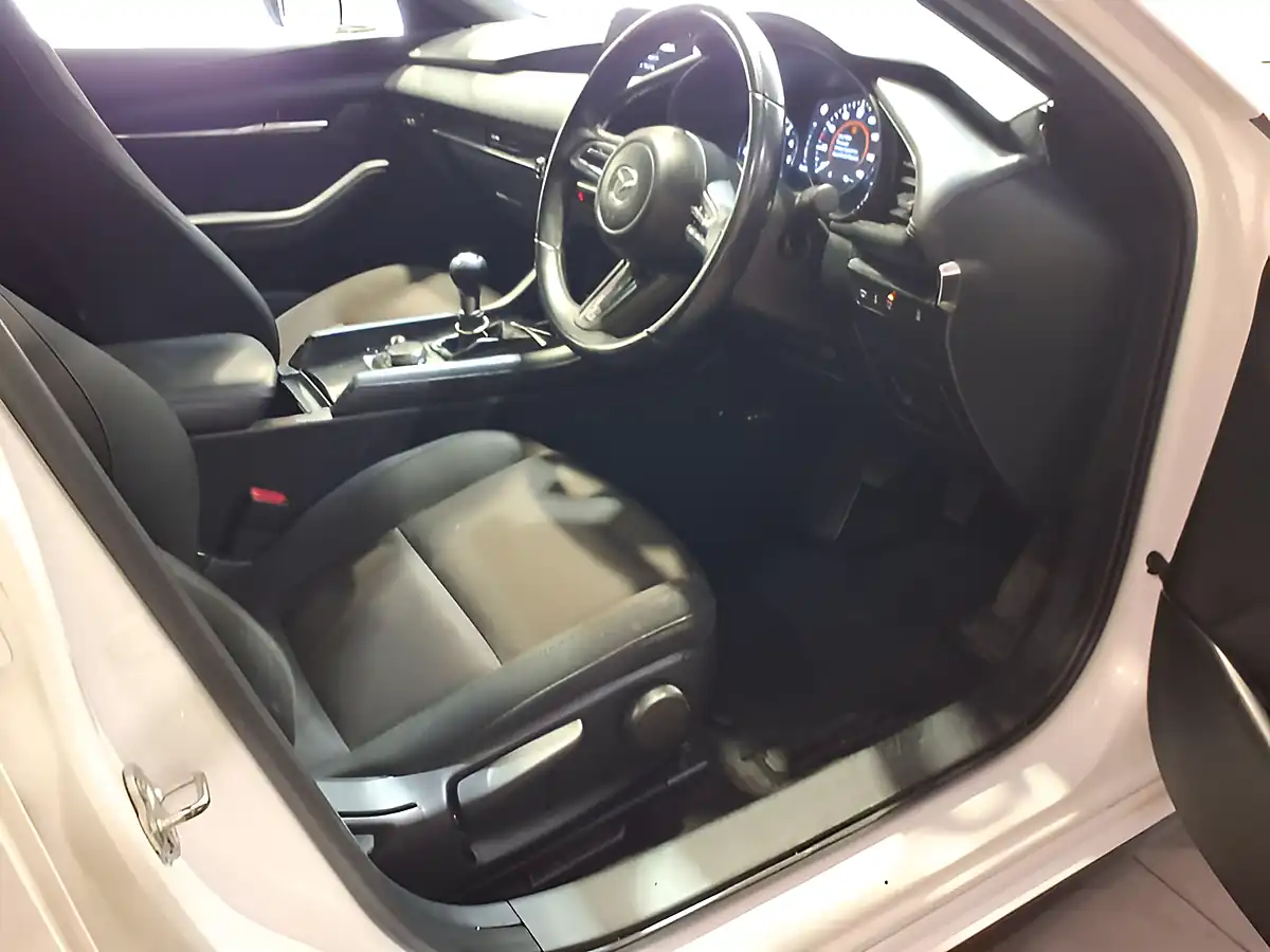 Used 2022 Mazda 3 Se-L Lux White - Interior and Exterior details 11