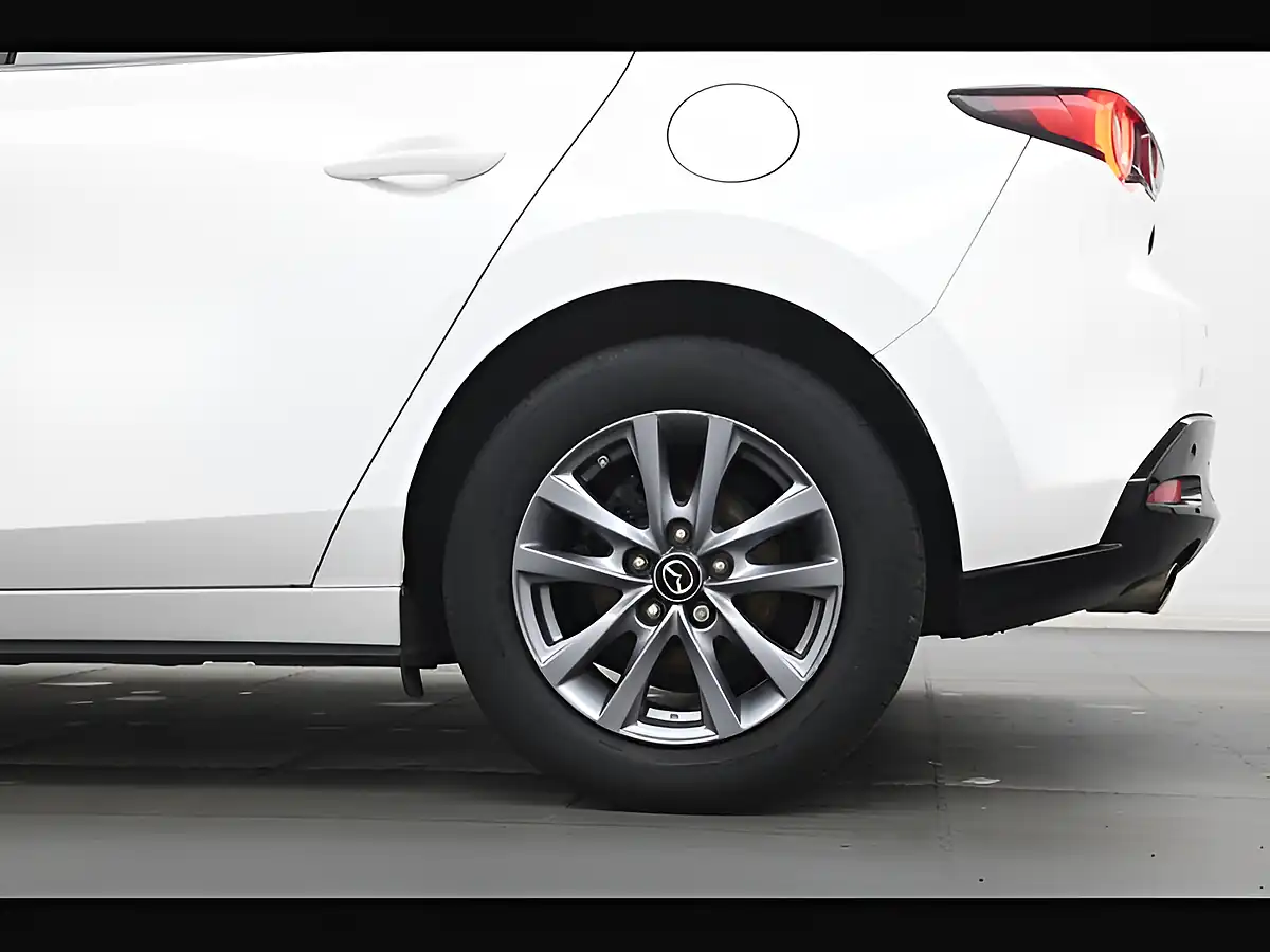 Used 2022 Mazda 3 Se-L Lux White - Interior and Exterior details 12