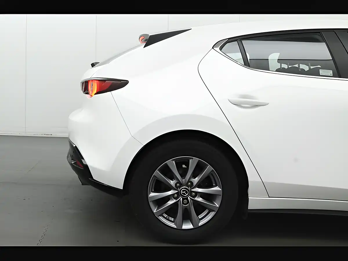 Used 2022 Mazda 3 Se-L Lux White - Interior and Exterior details 15