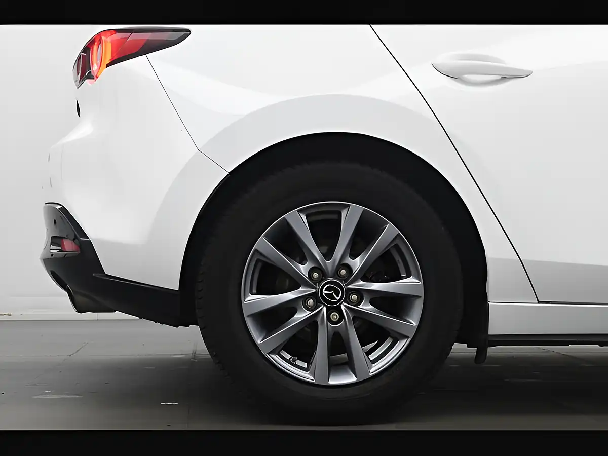 Used 2022 Mazda 3 Se-L Lux White - Interior and Exterior details 16