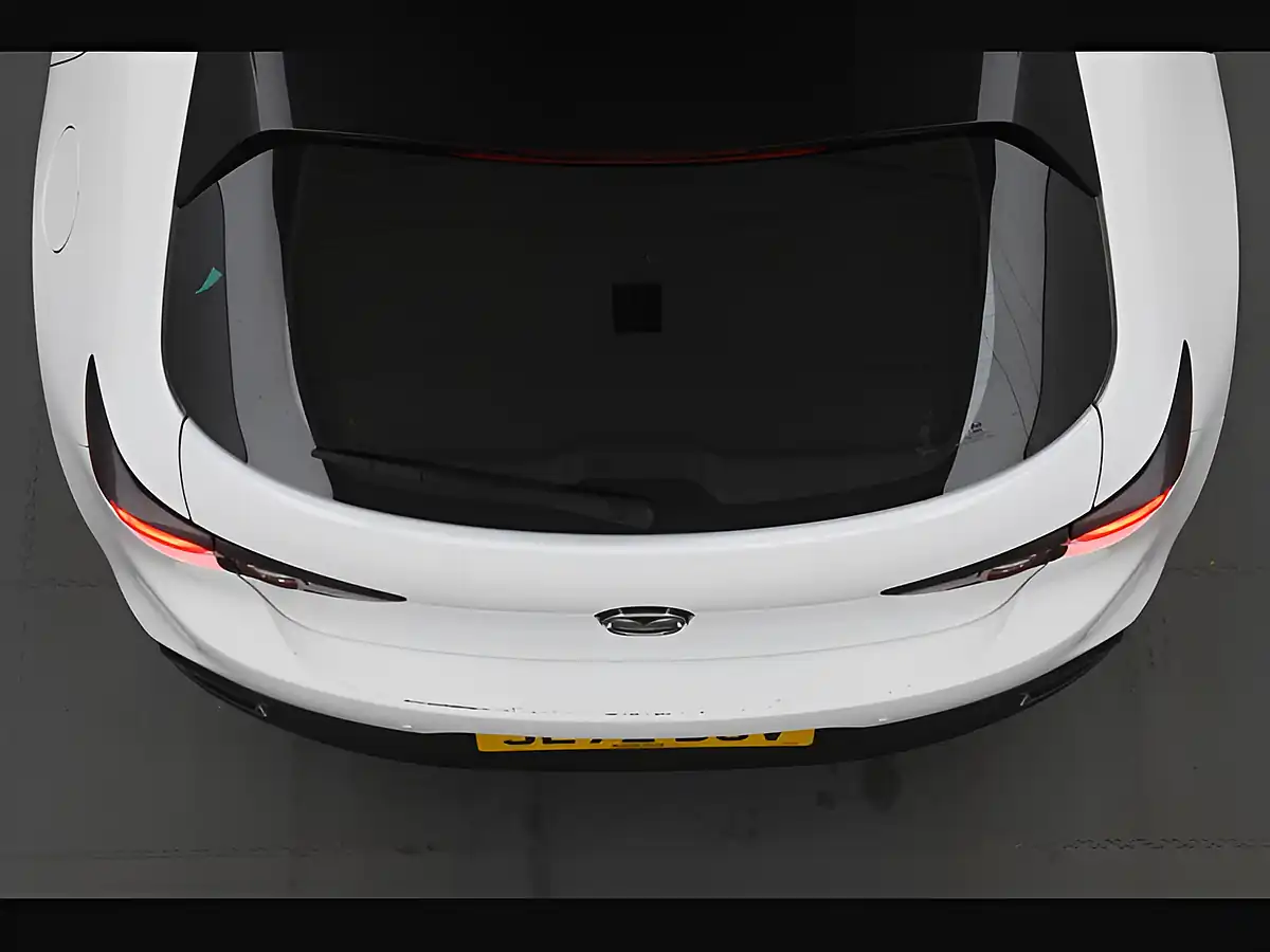 Used 2022 Mazda 3 Se-L Lux White - Interior and Exterior details 17