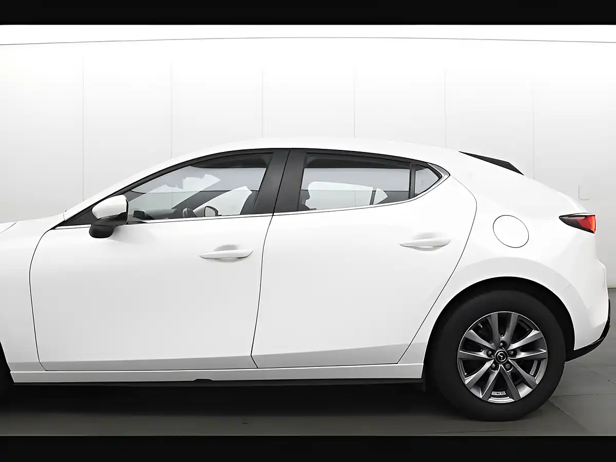 Used 2022 Mazda 3 Se-L Lux White - Interior and Exterior details 4