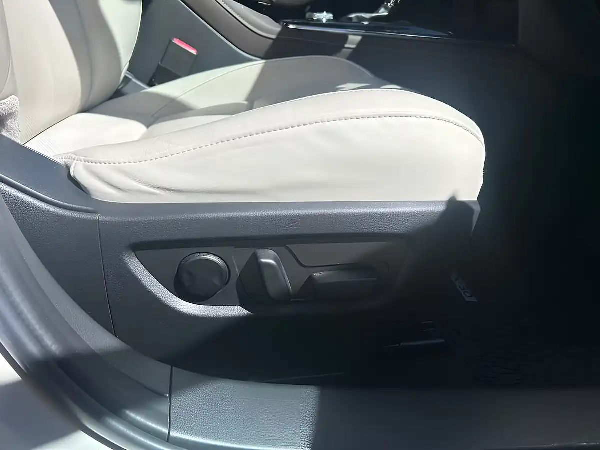 Used 2022 Mazda CX-30 GT Sport Tech Silver - Interior and Exterior details 16
