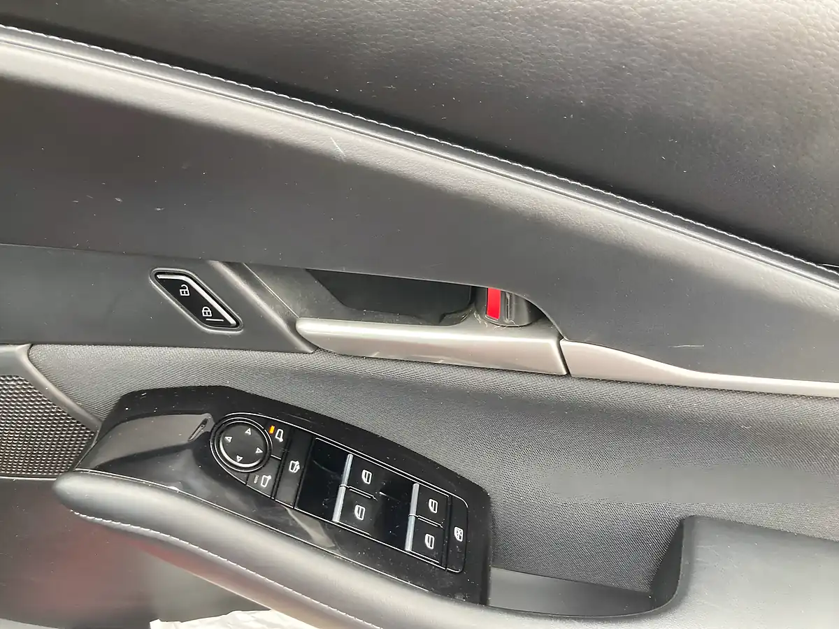 Used 2022 Mazda CX-30 Se-L Lux Red - Interior and Exterior details 16