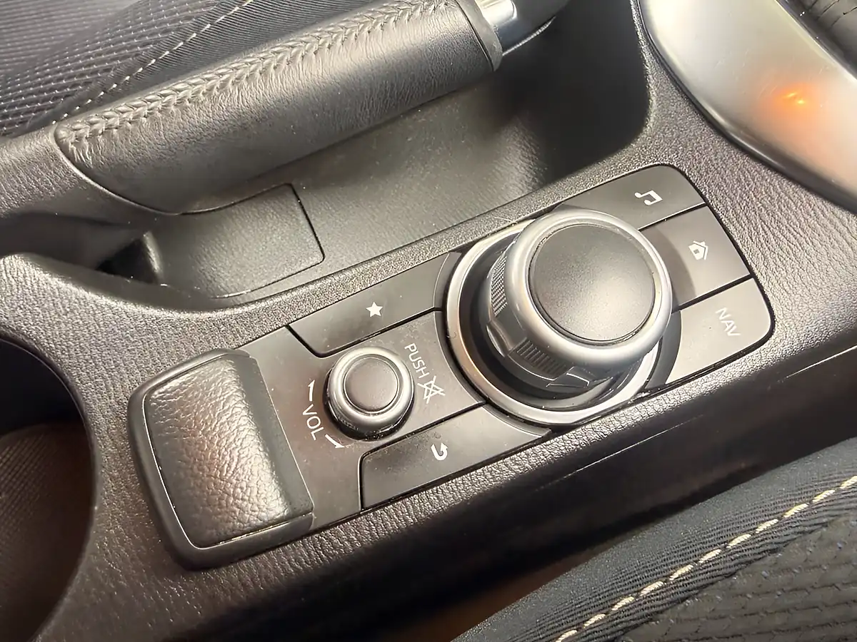 Used 2022 Mazda Mazda2 Sport White - Interior and Exterior details 11
