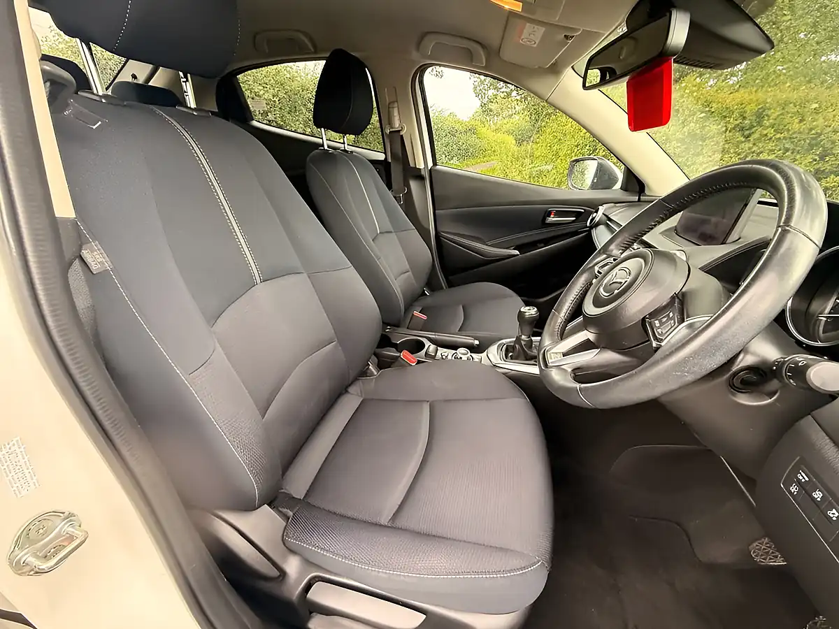 Used 2022 Mazda Mazda2 Sport White - Interior and Exterior details 9
