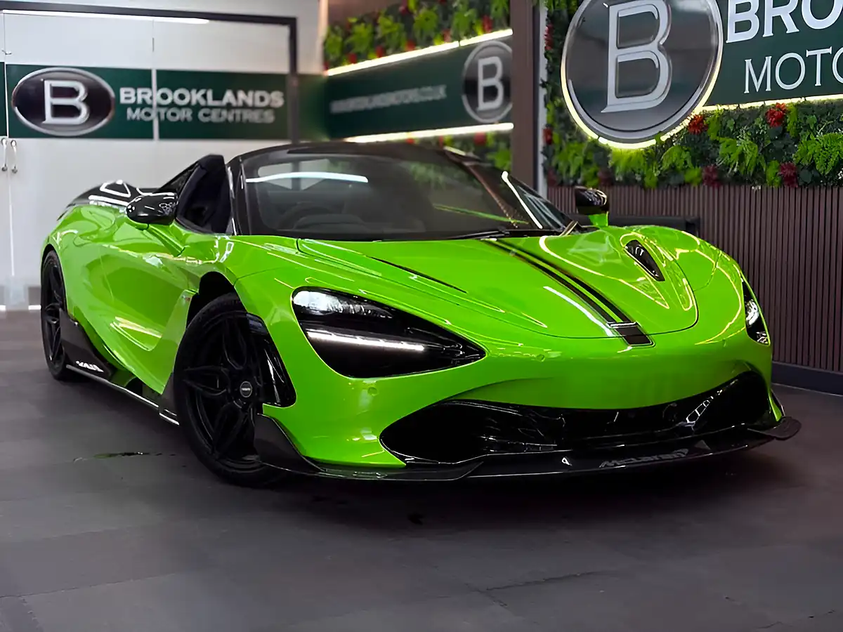 Used 2022 Mclaren 720S Green - Front View