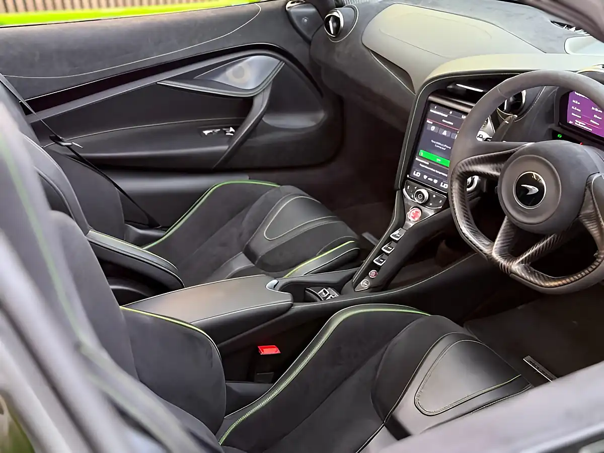 Used 2022 Mclaren 720S Green - Interior and Exterior details 16