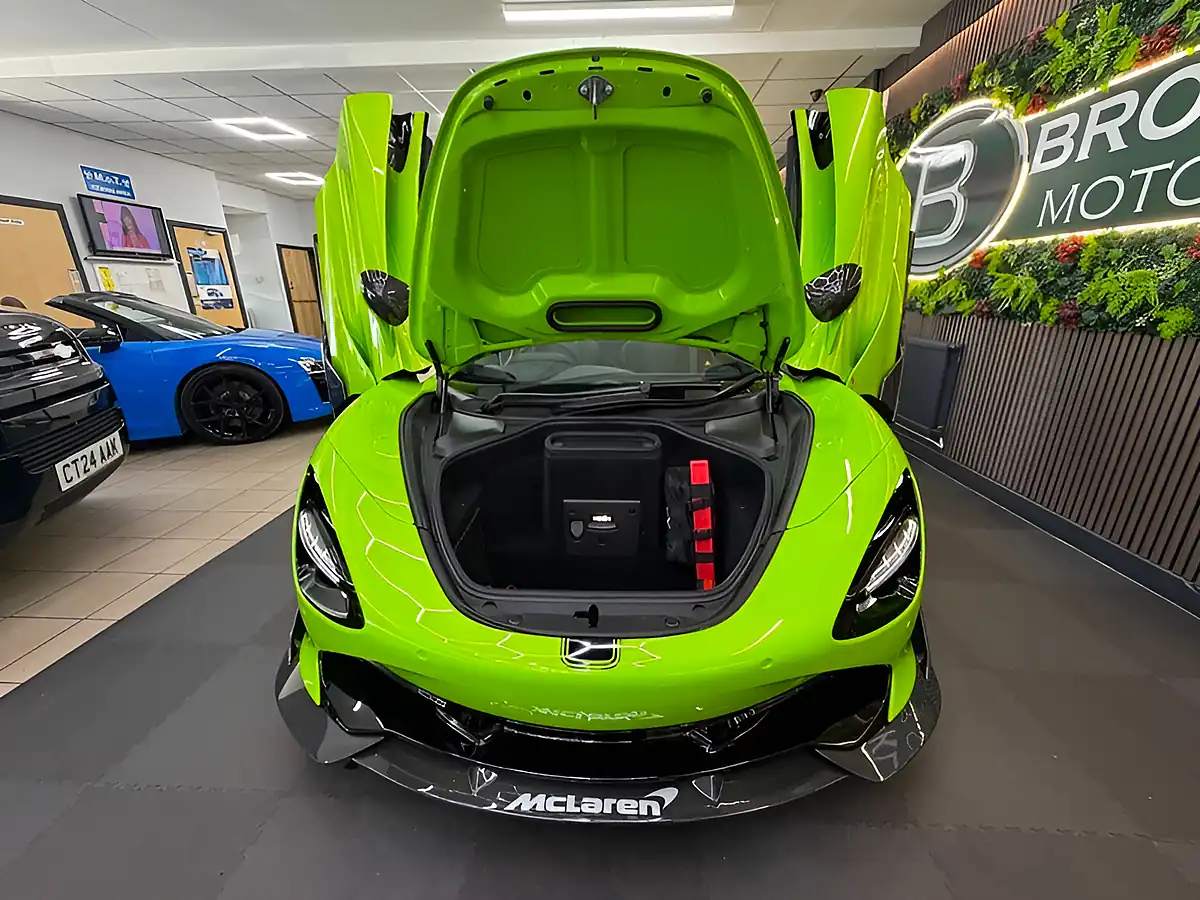 Used 2022 Mclaren 720S Green - Interior and Exterior details 8
