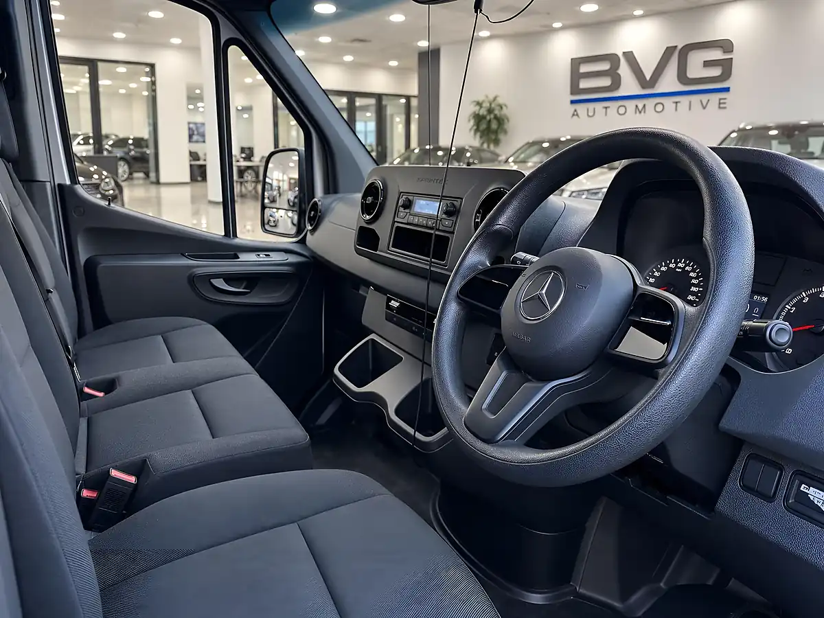 Used 2022 Mercedes-Benz Esprinter Progressive White - Interior and Exterior details 12