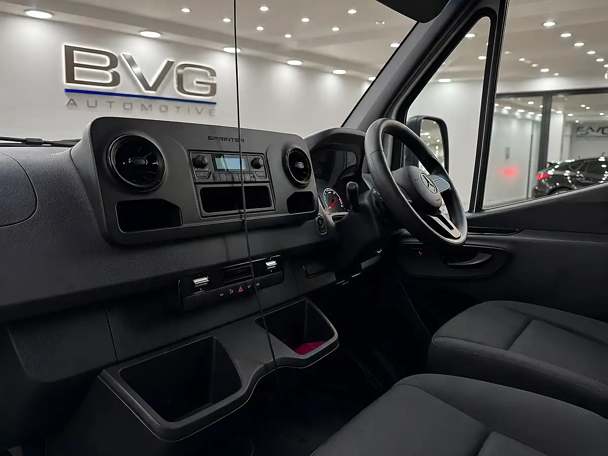 Used 2022 Mercedes-Benz Esprinter Progressive White - Interior and Exterior details 14