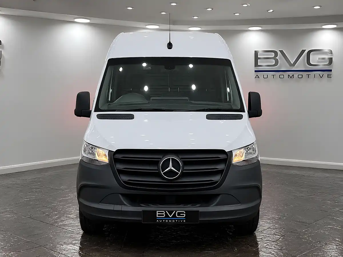 Used 2022 Mercedes-Benz Esprinter Progressive White - Interior and Exterior details 4