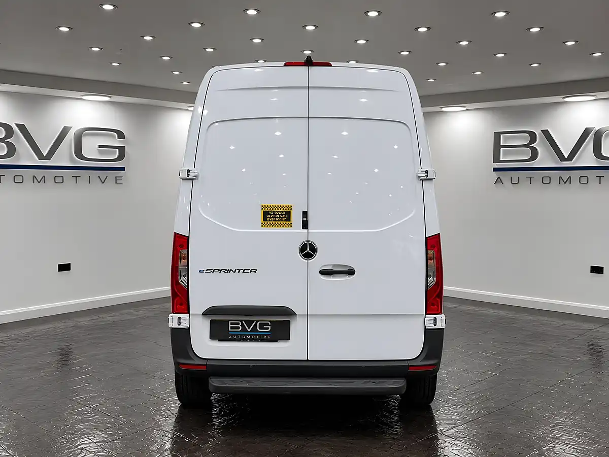 Used 2022 Mercedes-Benz Esprinter Progressive White - Interior and Exterior details 8
