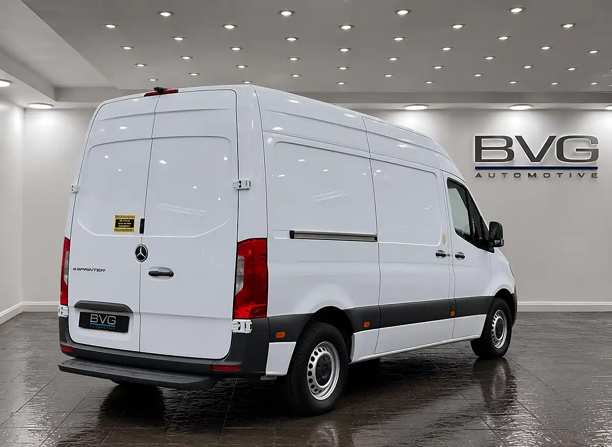 Used 2022 Mercedes-Benz Esprinter Progressive White - Interior and Exterior details 9