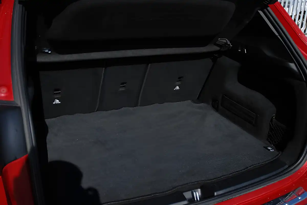 Used 2022 Mercedes-Benz Gla AMG Line (premium) Red - Interior and Exterior details 16