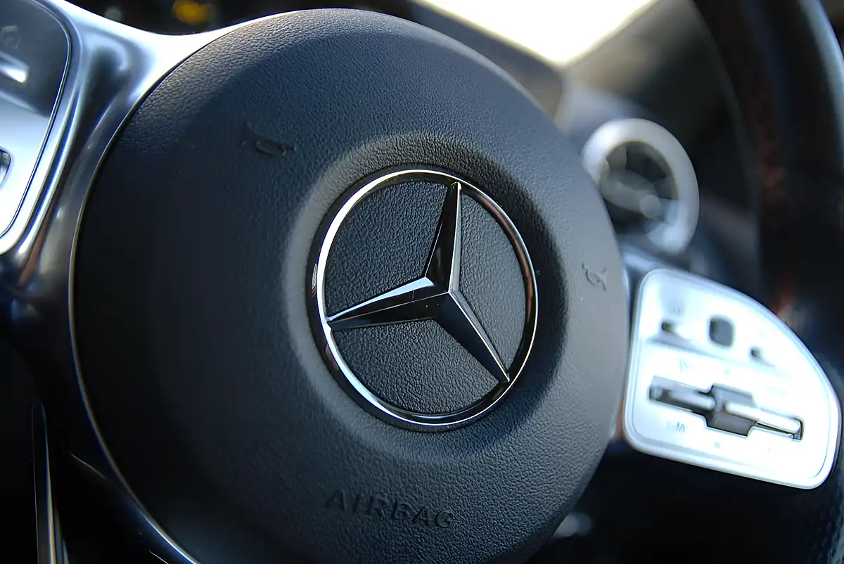 Used 2022 Mercedes-Benz Gla AMG Line (premium) Red - Interior and Exterior details 17