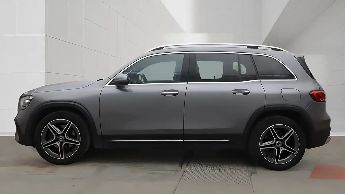 Used 2022 Mercedes-Benz Glb AMG Line (premium 2) Grey - Interior and Exterior details 6