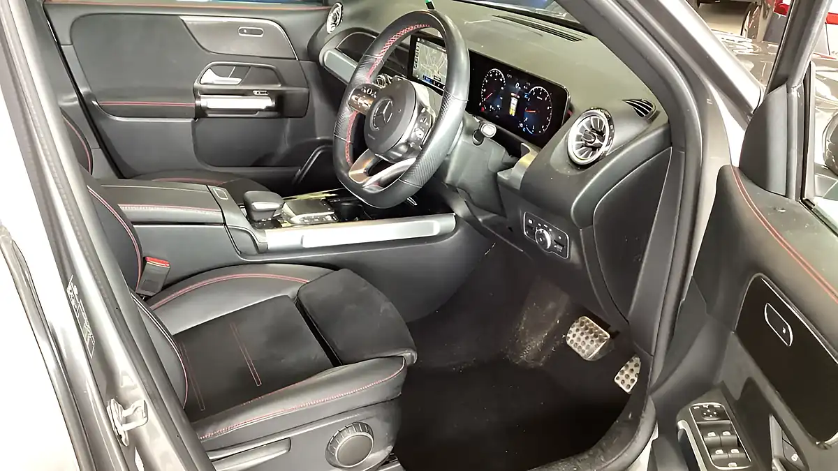 Used 2022 Mercedes-Benz Glb AMG Line (premium 2) Grey - Interior and Exterior details 7