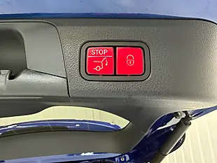 Used 2022 Mercedes-Benz Glb AMG Line (premium) Galaxy Blue - Interior and Exterior details 10