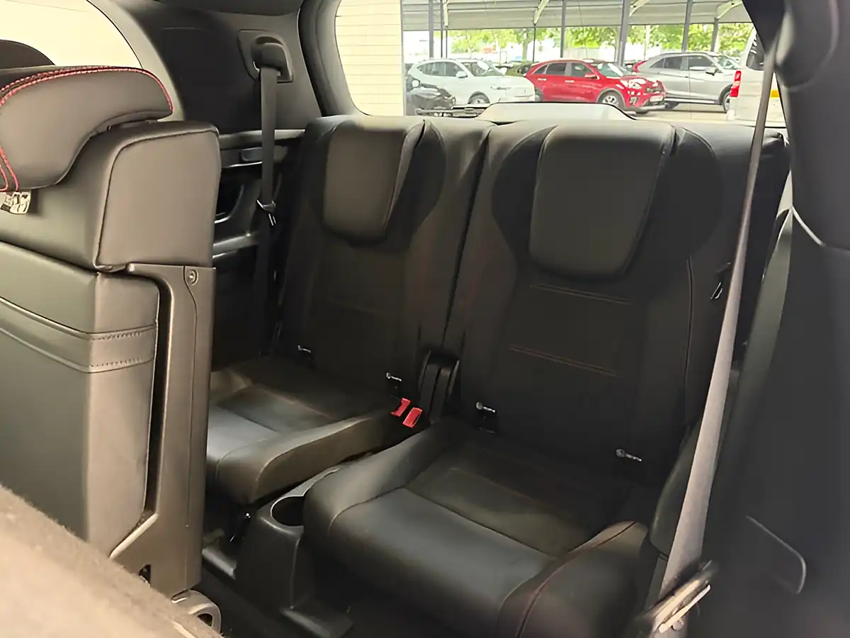 Used 2022 Mercedes-Benz Glb AMG Line (premium) Galaxy Blue - Interior and Exterior details 14