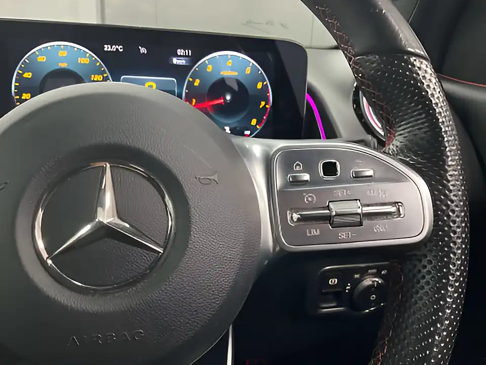 Used 2022 Mercedes-Benz Glb AMG Line Premium Grey - Interior and Exterior details 14
