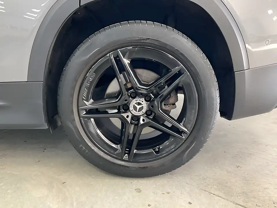 Used 2022 Mercedes-Benz Glb AMG Line Premium Grey - Interior and Exterior details 20