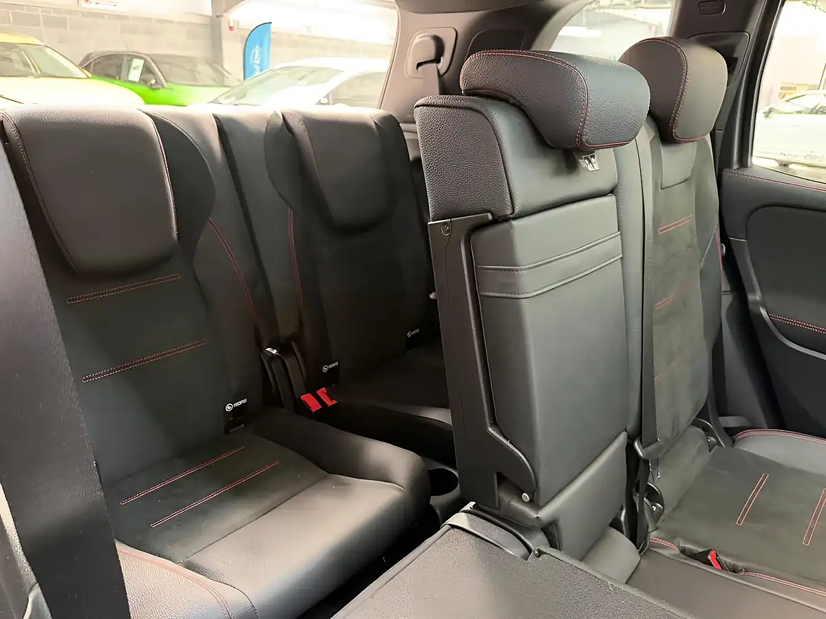 Used 2022 Mercedes-Benz Glb AMG Line (premium Plus 2) Grey - Interior and Exterior details 13