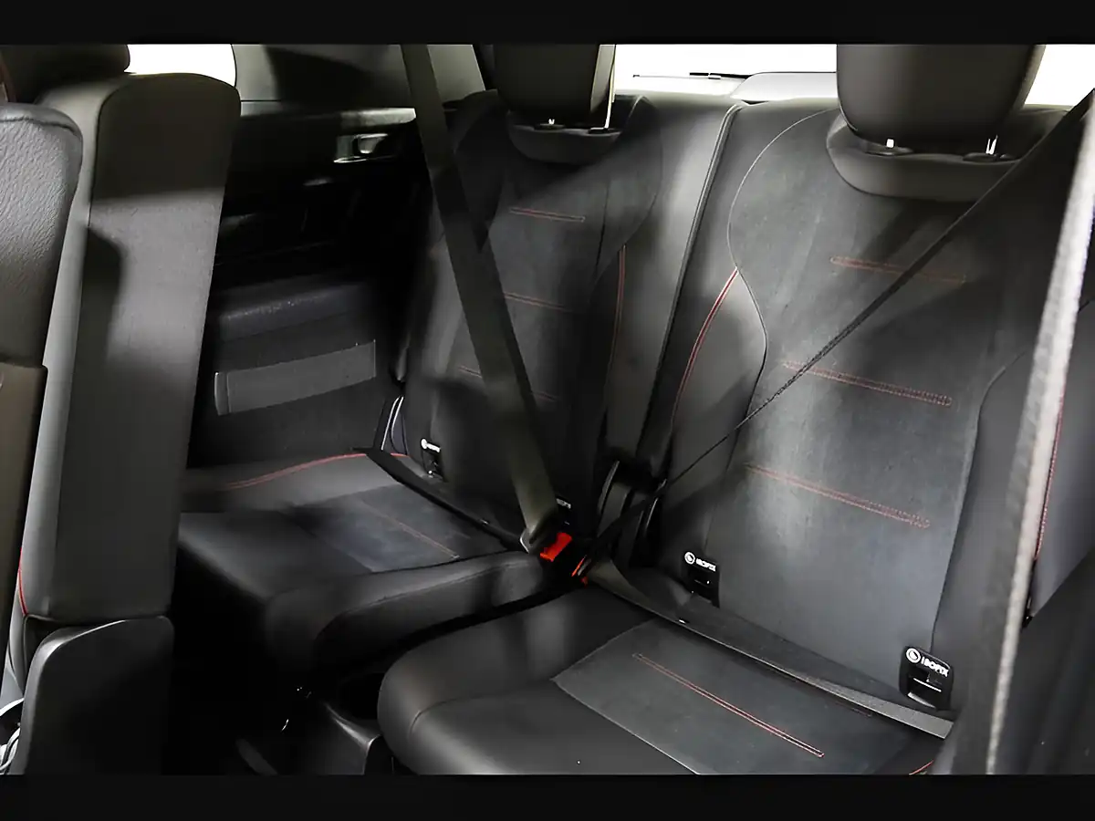 Used 2022 Mercedes-Benz Glb AMG Line (premium Plus) Galaxy Blue - Interior and Exterior details 14