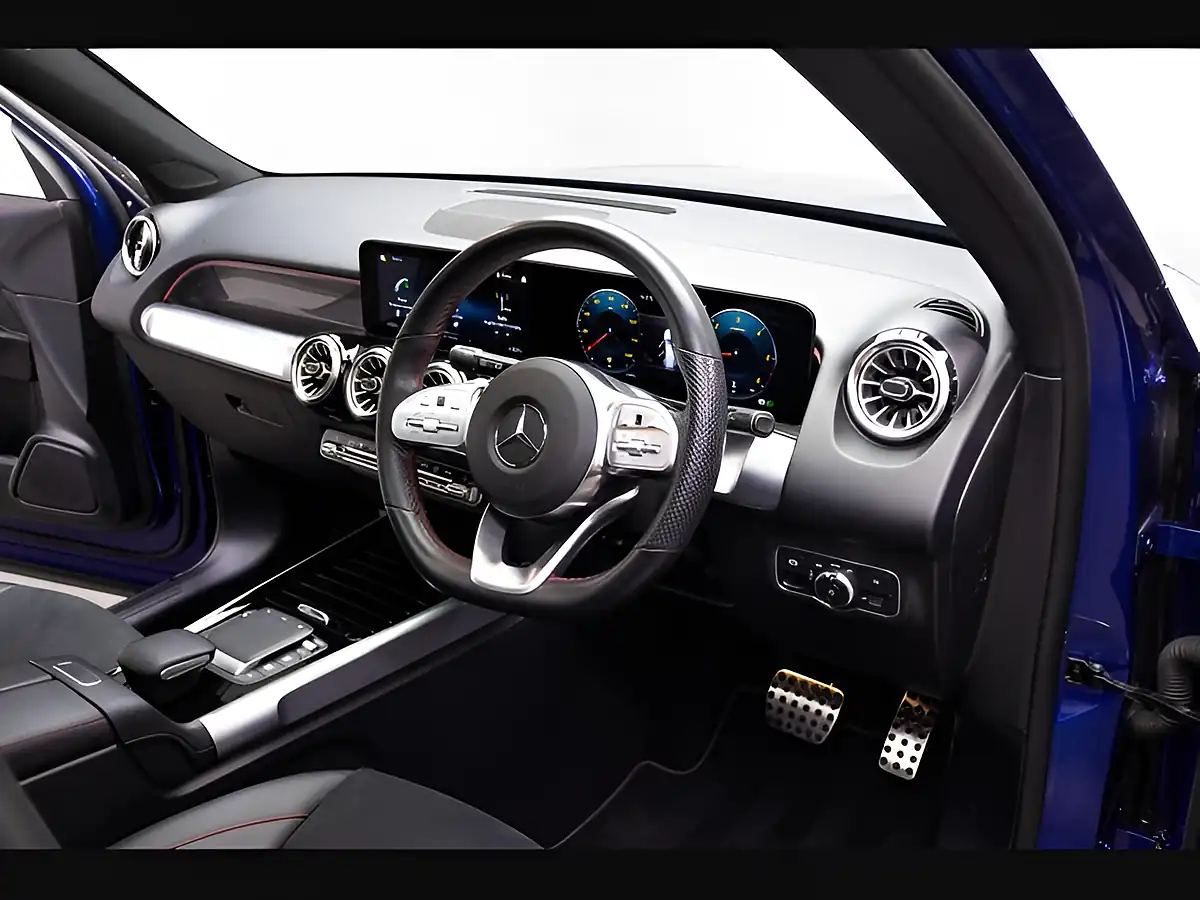 Used 2022 Mercedes-Benz Glb AMG Line (premium Plus) Galaxy Blue - Interior and Exterior details 9