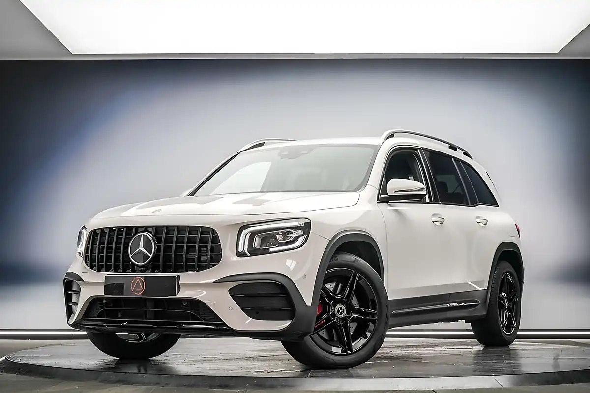 Used 2022 Mercedes-Benz Glb AMG Line (premium) White - Front View