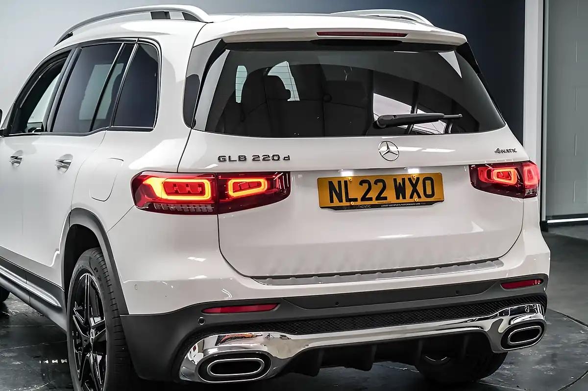 Used 2022 Mercedes-Benz Glb AMG Line (premium) White - Interior and Exterior details 12