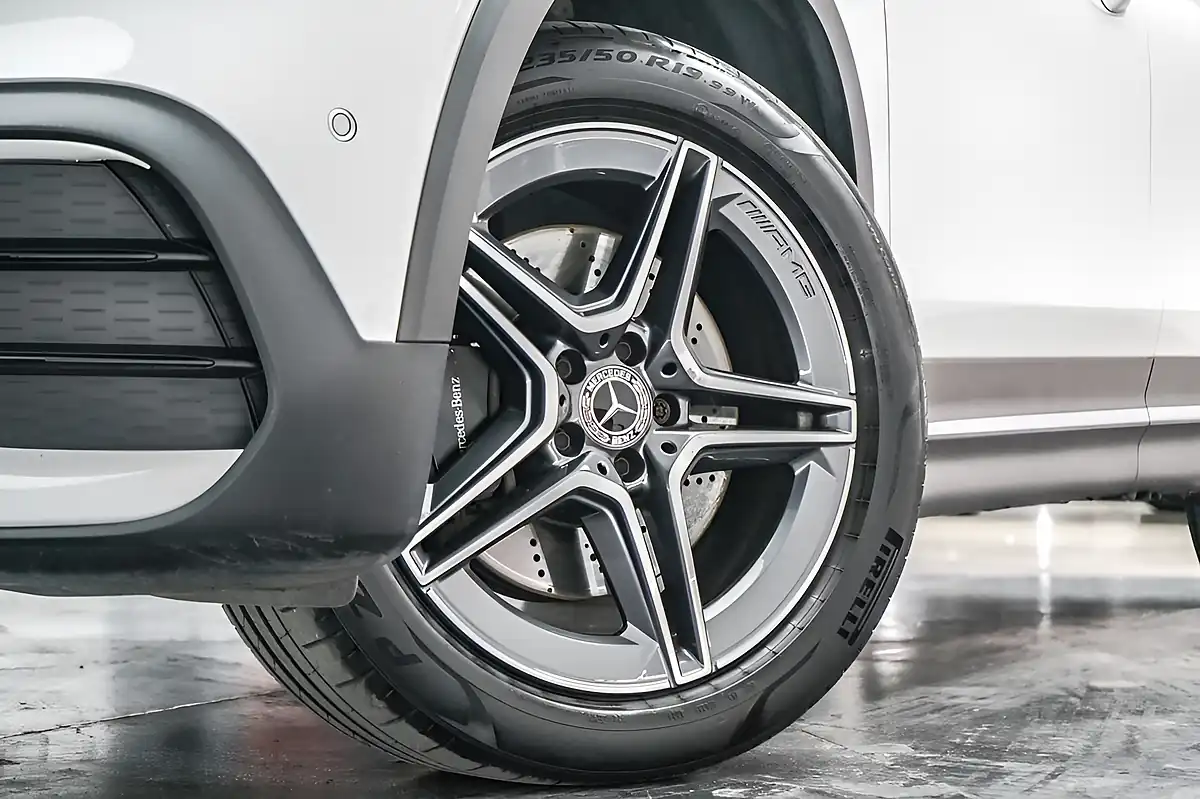 Used 2022 Mercedes-Benz Glb AMG Line (premium) White - Interior and Exterior details 2